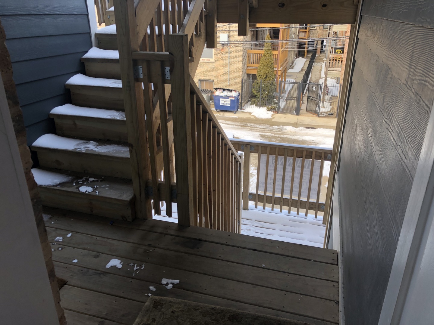 926 West George Street, Unit 3R Chicago, IL 60657 - Photo 20 of 21 a view of entryway