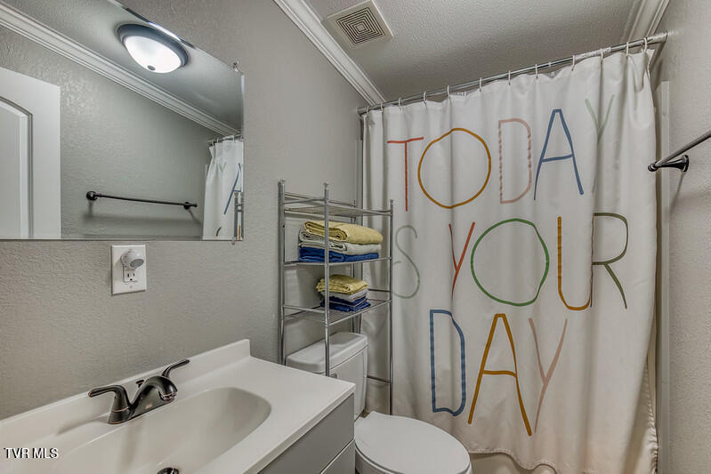 618 Henson Road Bristol, TN 37620 - Photo 18 of 51 618 Henson Rd-22-L