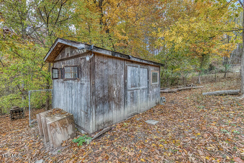 618 Henson Road Bristol, TN 37620 - Photo 36 of 51 618 Henson Rd-45-L