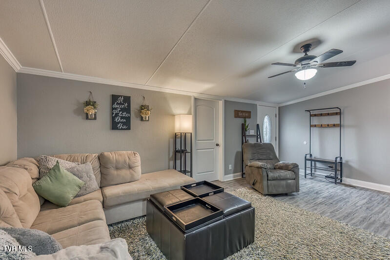 618 Henson Road Bristol, TN 37620 - Photo 4 of 51 618 Henson Rd-8-L