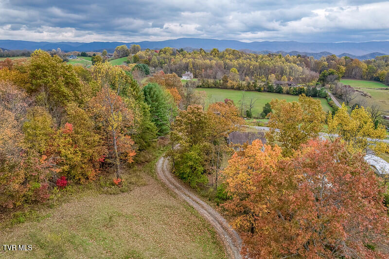 618 Henson Road Bristol, TN 37620 - Photo 50 of 51 618 Henson Rd-52-L