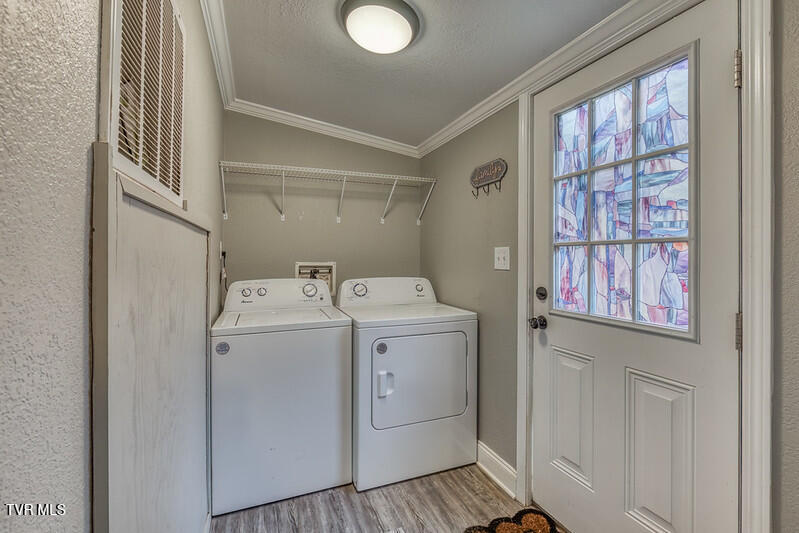 618 Henson Road Bristol, TN 37620 - Photo 10 of 51 618 Henson Rd-14-L