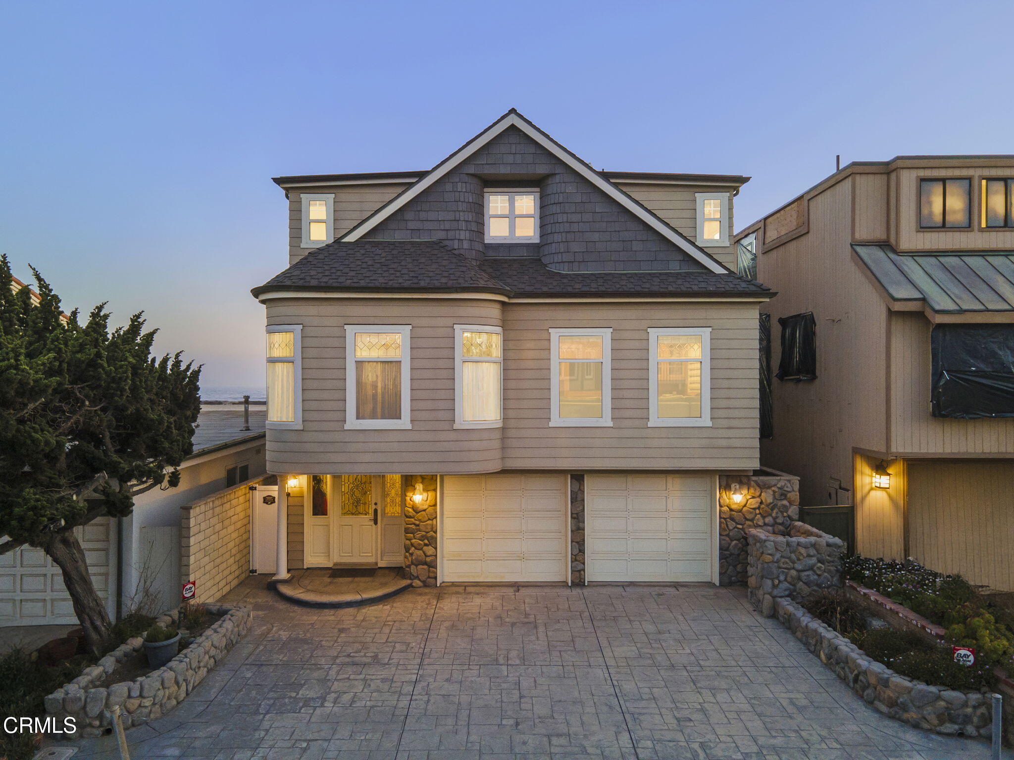 2-web-or-mls-Upmarketmedia_4177Oce-twi-6