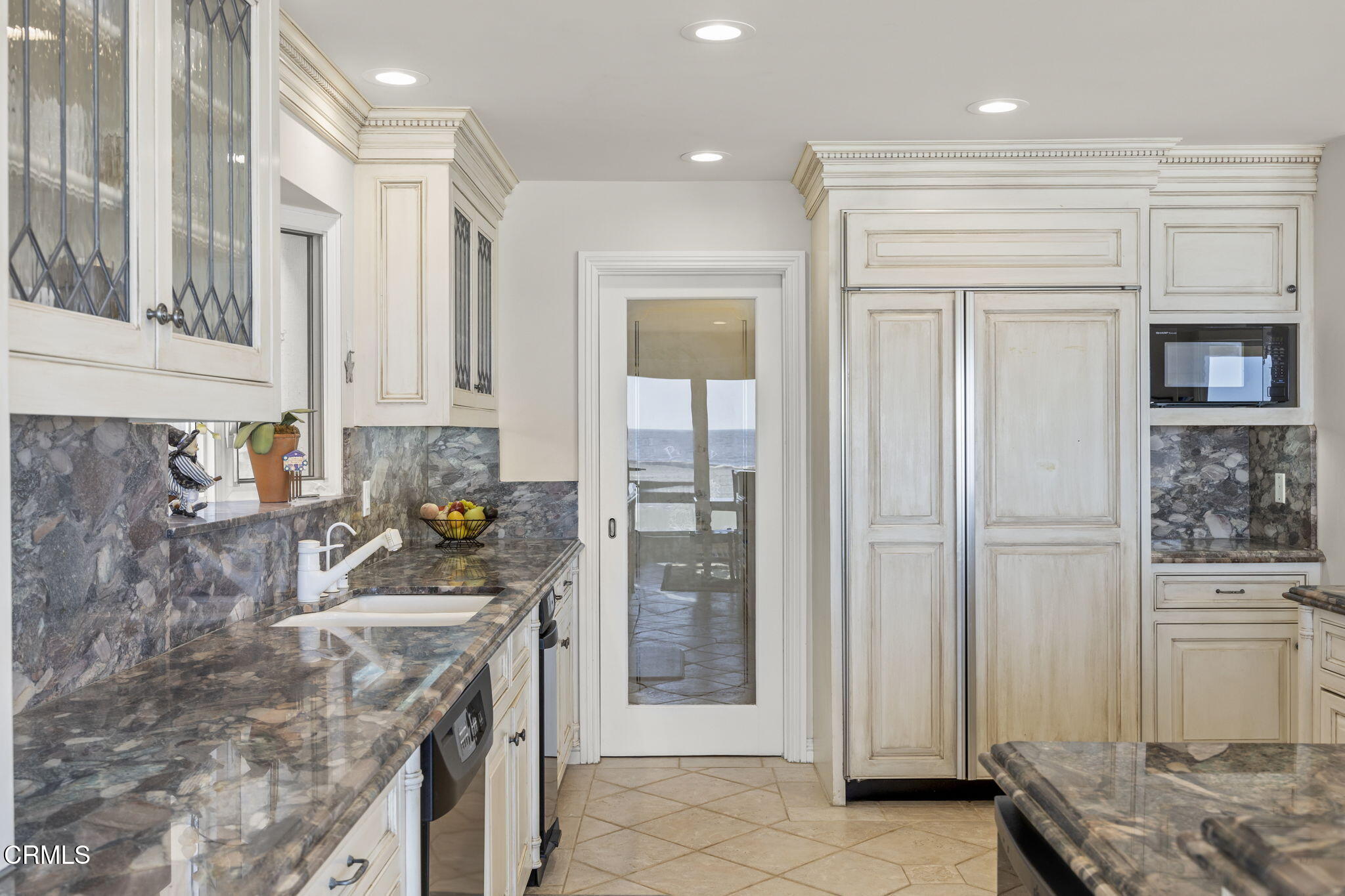 4177 Ocean Drive Oxnard, CA 93035 - Photo 14 of 58 28-web-or-mls-Upmarketmedia_4177Oce-54