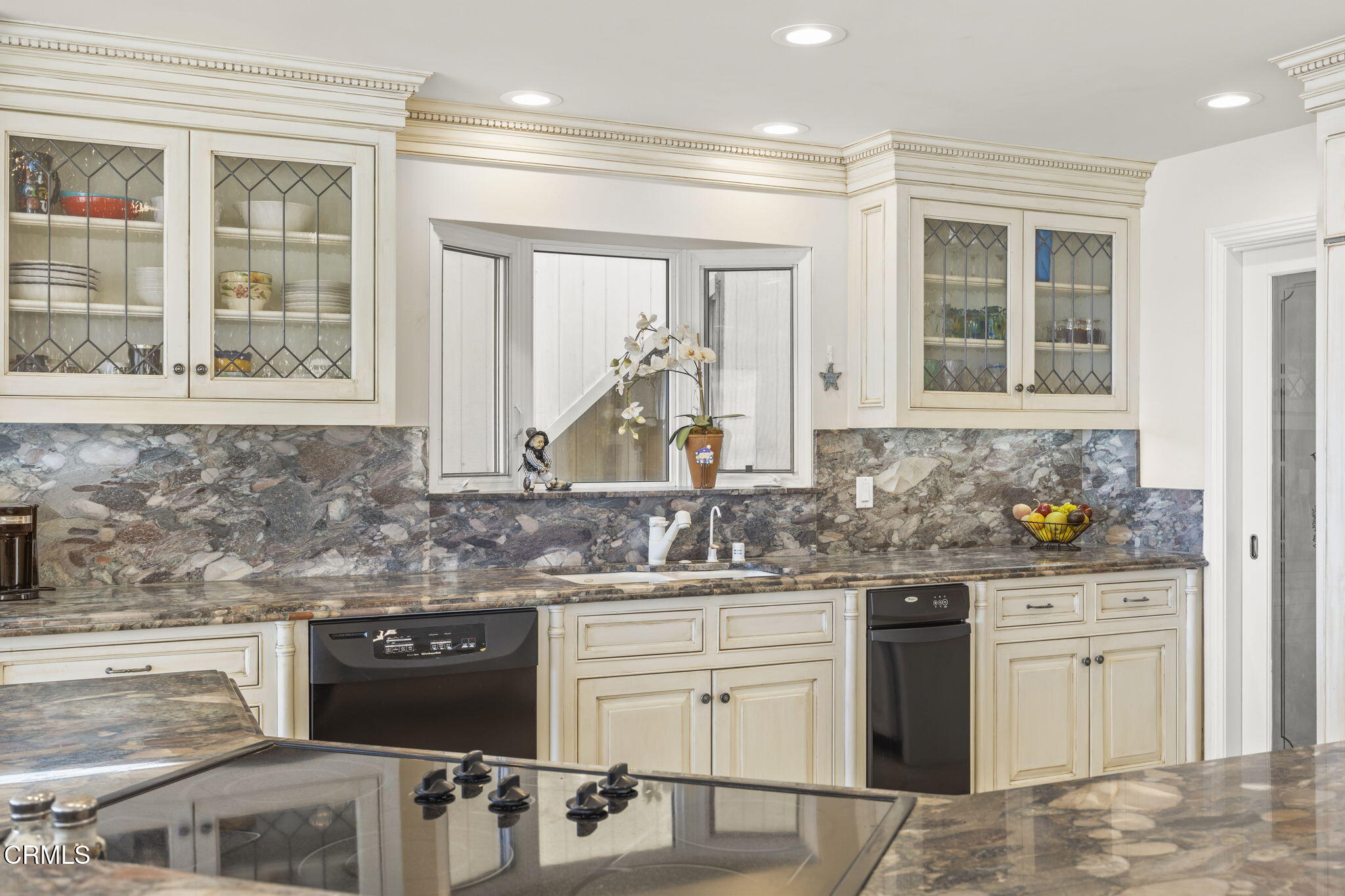 4177 Ocean Drive Oxnard, CA 93035 - Photo 16 of 58 30-web-or-mls-Upmarketmedia_4177Oce-60