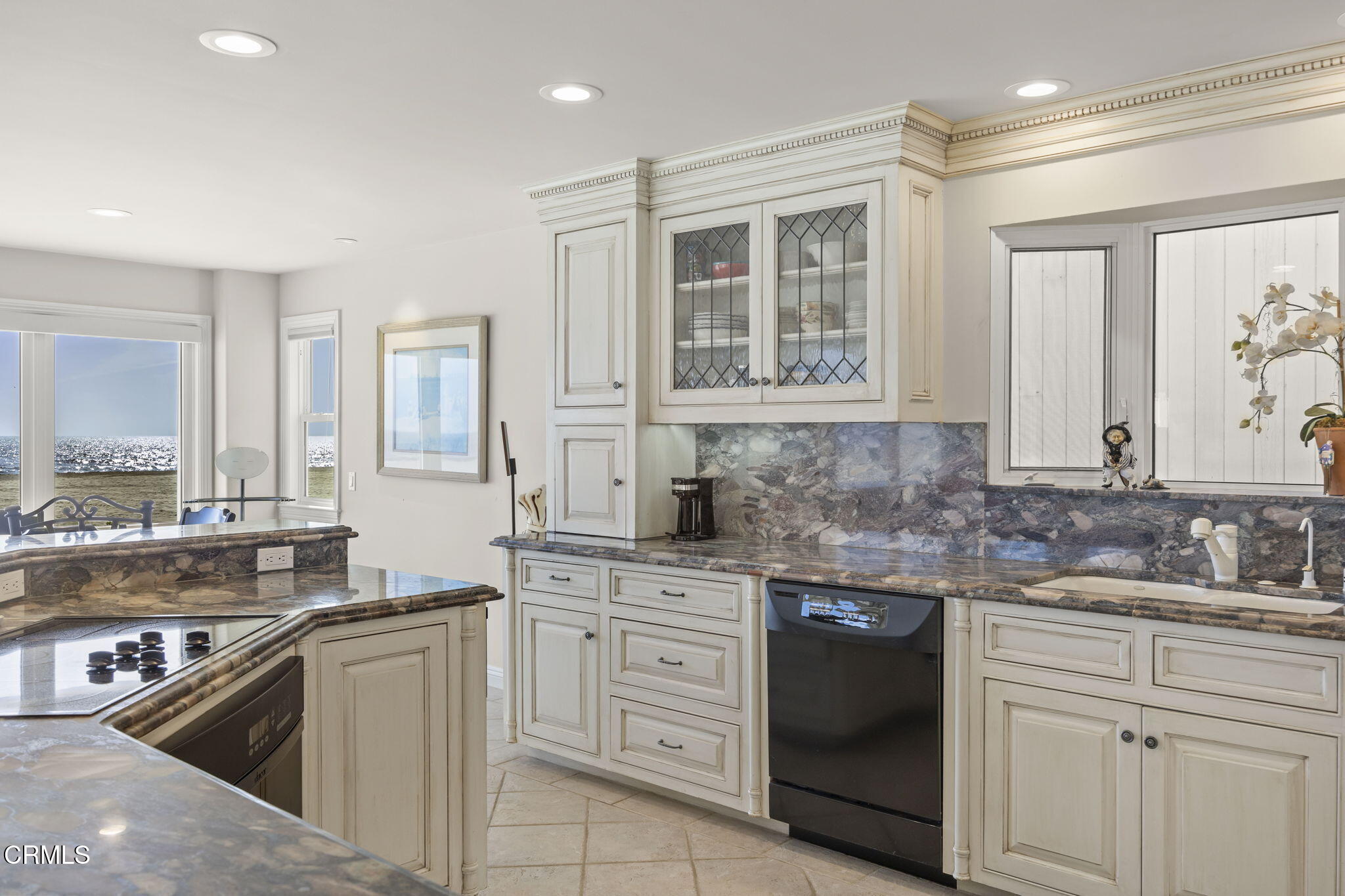 4177 Ocean Drive Oxnard, CA 93035 - Photo 18 of 58 31-web-or-mls-Upmarketmedia_4177Oce-66