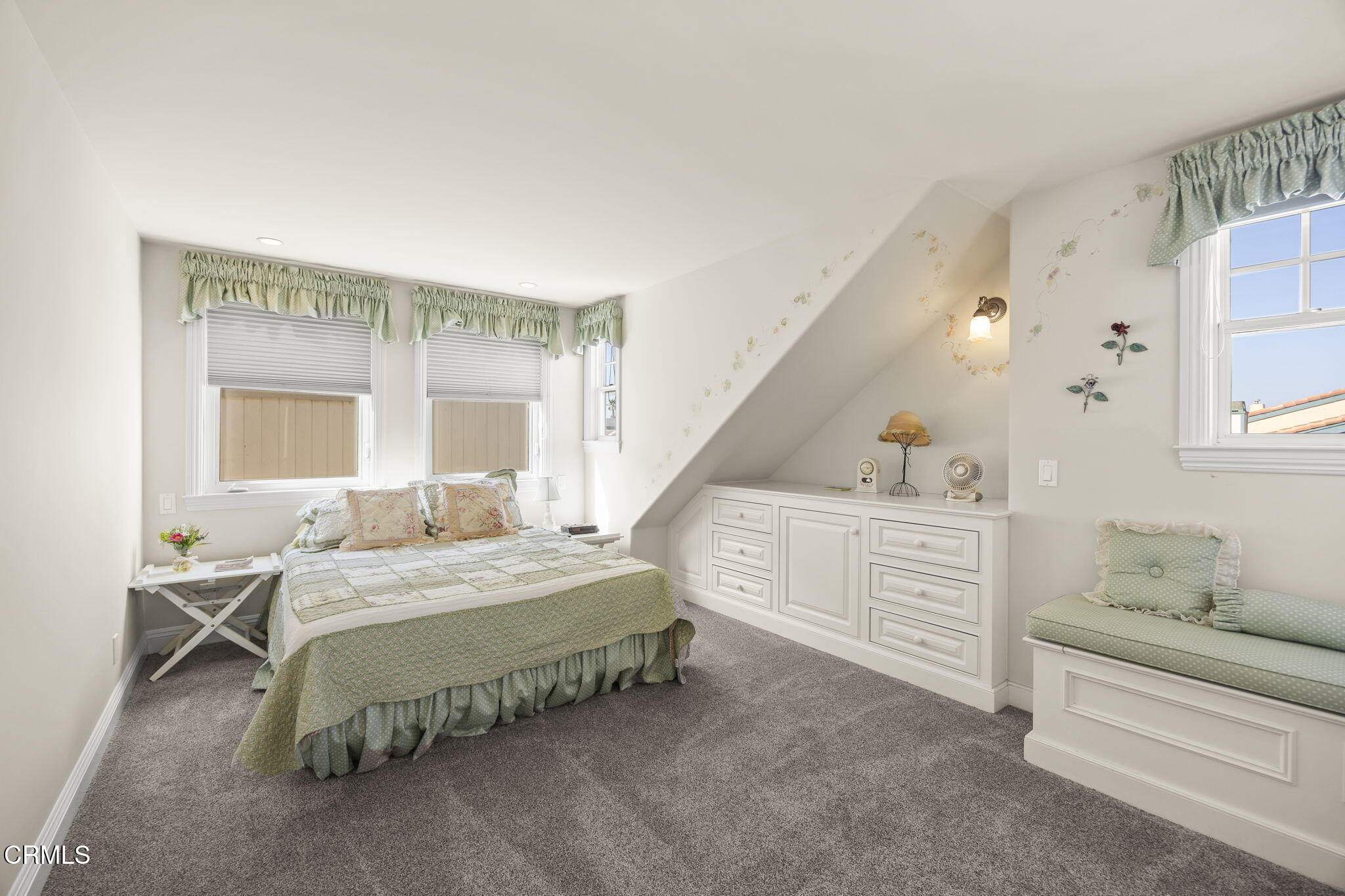 4177 Ocean Drive Oxnard, CA 93035 - Photo 36 of 58 44-web-or-mls-Upmarketmedia_4177Oce-117