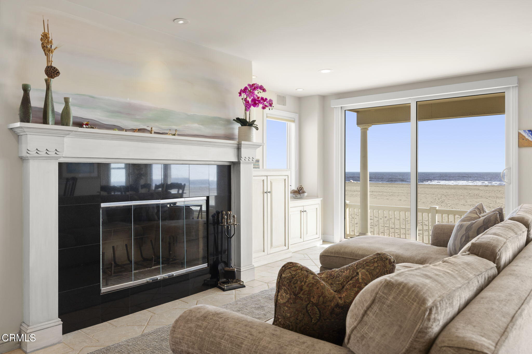 4177 Ocean Drive Oxnard, CA 93035 - Photo 8 of 58 24-web-or-mls-Upmarketmedia_4177Oce-39