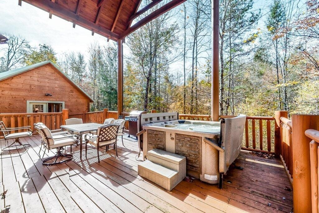 2556 Treehouse Lane Sevierville, TN 37876 - Photo 19 of 24 Gallery Image 19