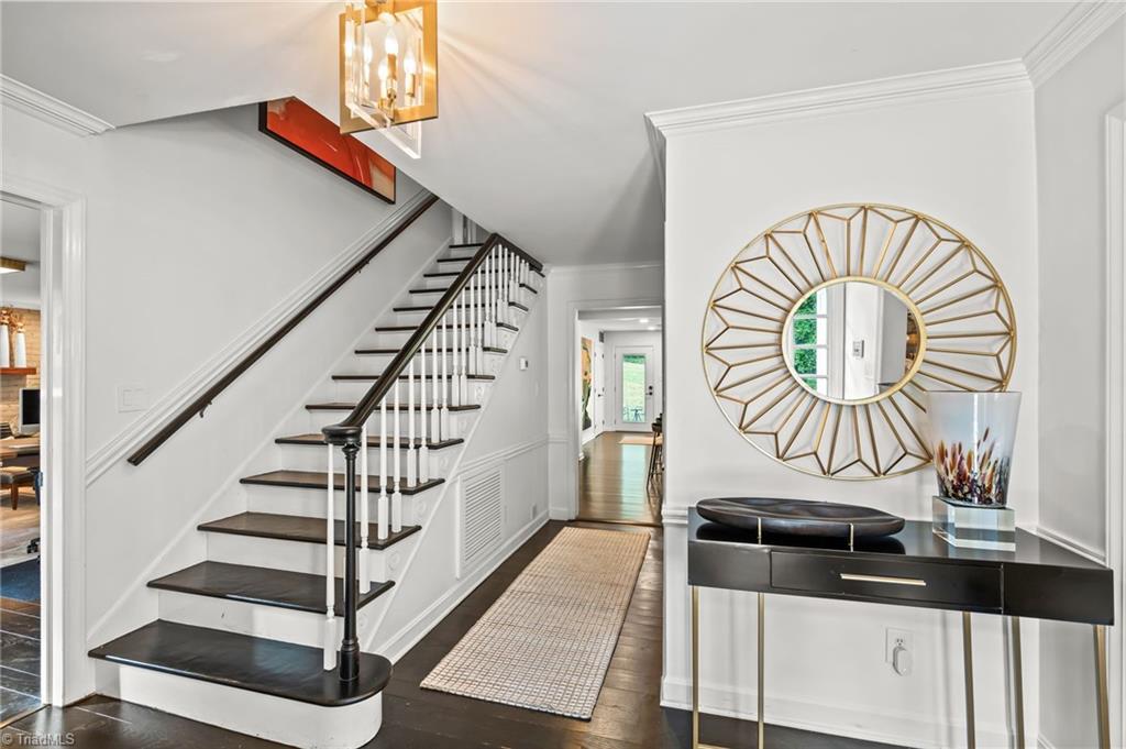 1313 Robinhood Road High Point, NC 27262 - Photo 2 of 45 Gallery Image 2