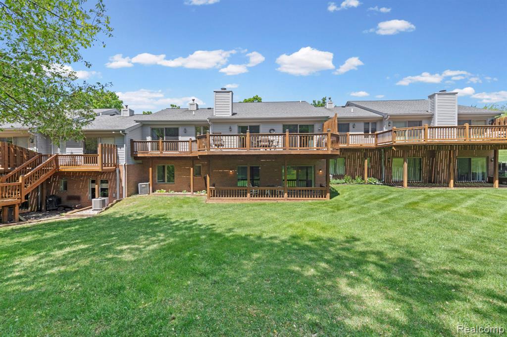 6687 Ridgeview Drive Clarkston, MI 48346 - Photo 7 of 41