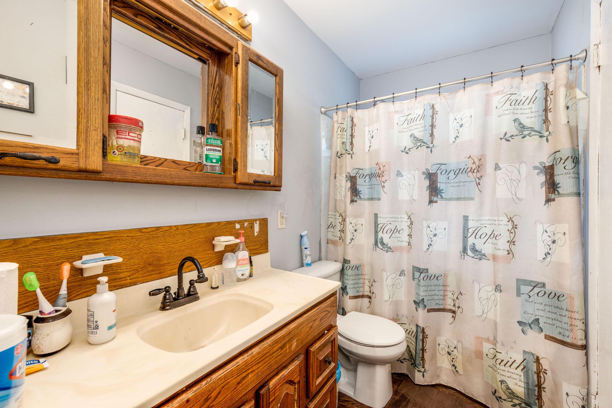 3800 Armada Road Columbus, OH 43232 - Photo 10 of 17 2022-9-8 3800 Armada Rd 16