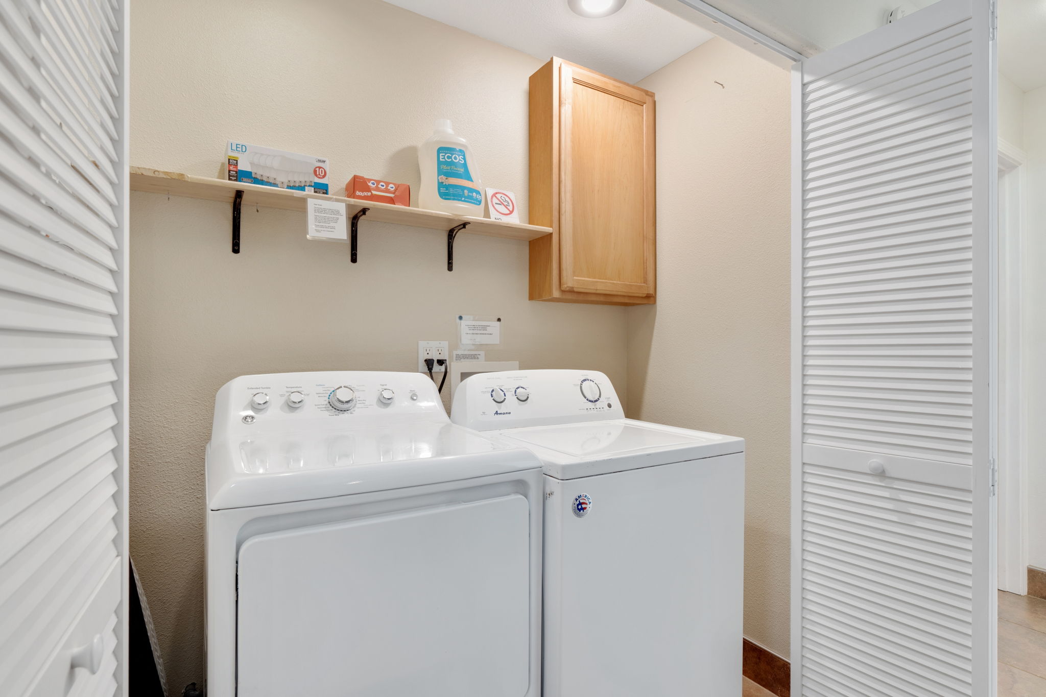 4460 Aku Road Hanalei, HI 96714 - Photo 25 of 30 a utility room with dryer and washer