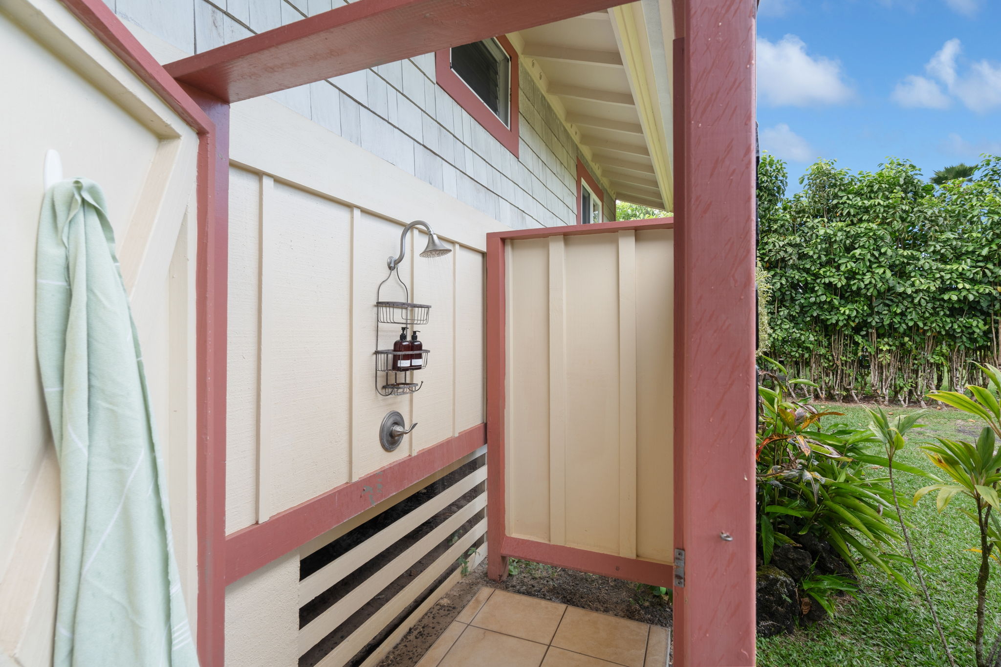 4460 Aku Road Hanalei, HI 96714 - Photo 28 of 30 a view of balcony and deck