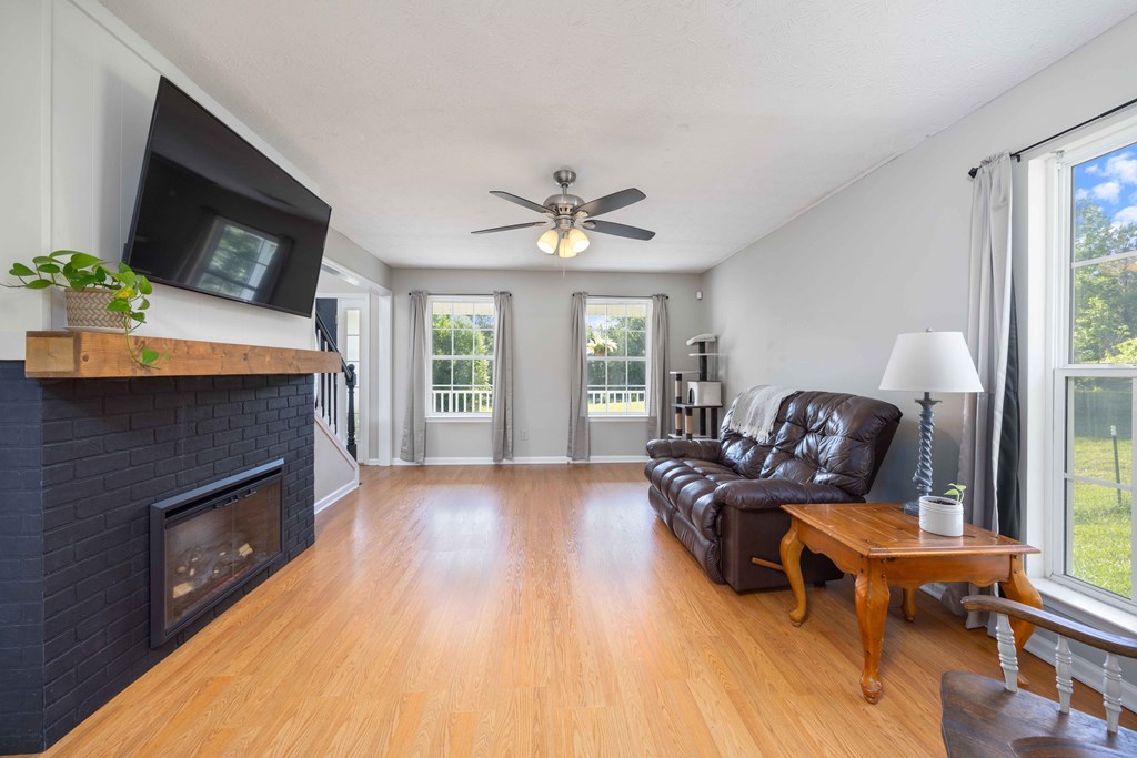 163 Teal Road Box Springs, GA 31801 - Photo 8 of 33 LIVING ROOM