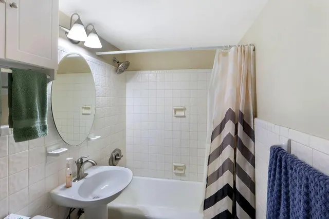 $1,500 | 1205 St Charles Avenue, Unit 313, New Orleans, LA 70130