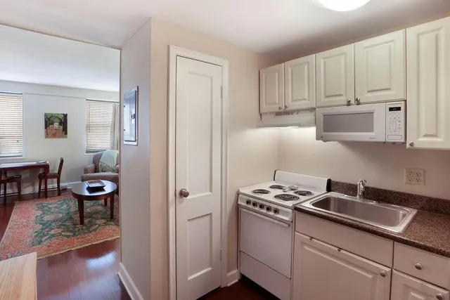 $1,500 | 1205 St Charles Avenue, Unit 313, New Orleans, LA 70130