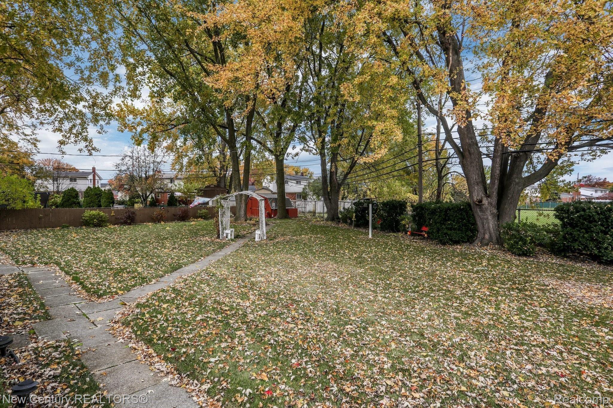 12009 Diegel Road Warren, MI 48093 - Photo 23 of 28 4-web-or-mls-12009 Diegel Warren0004.JPG