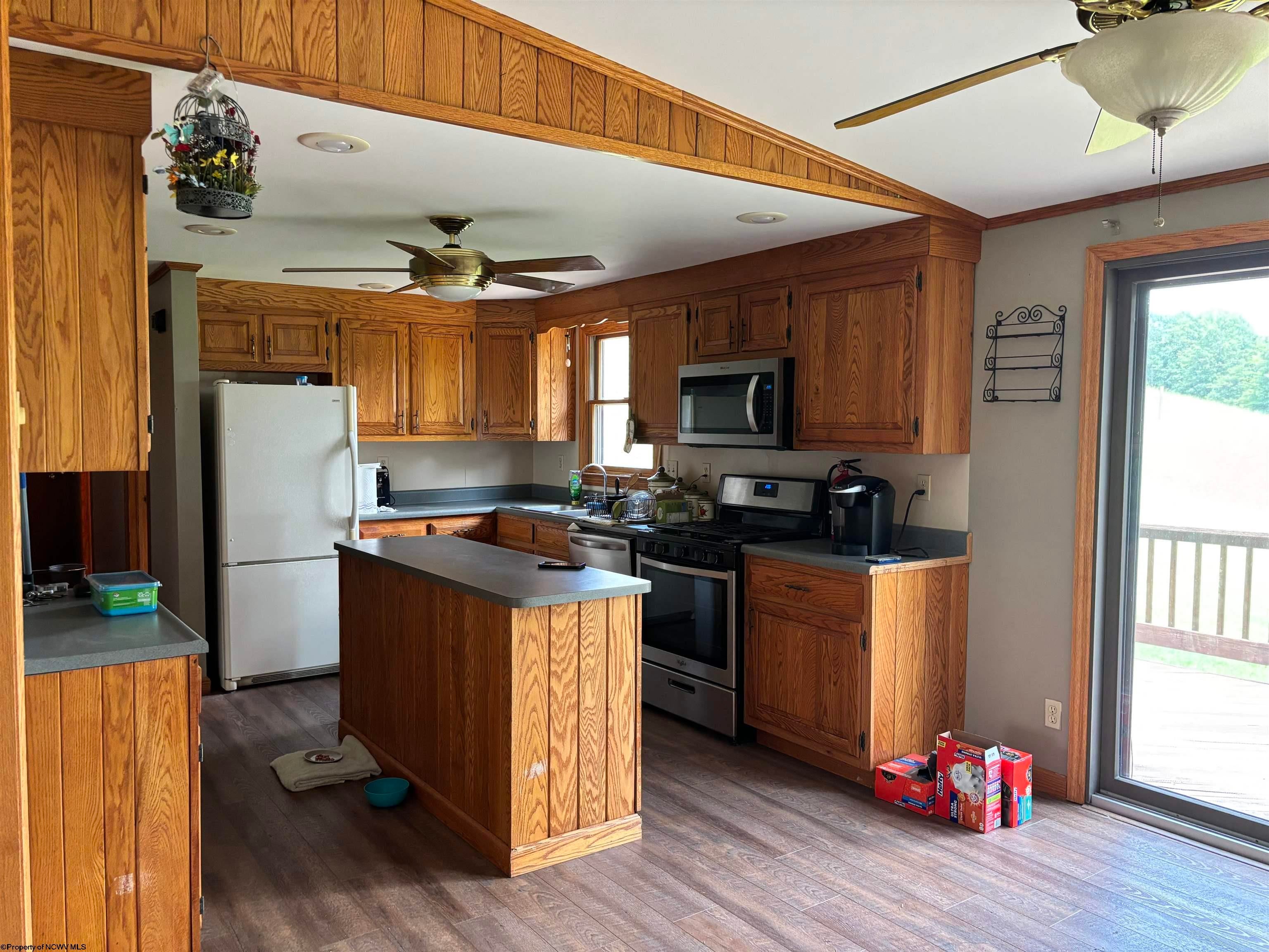 395 Trinity Road Belington, WV 26250 - Photo 5 of 37 Gallery Image 5
