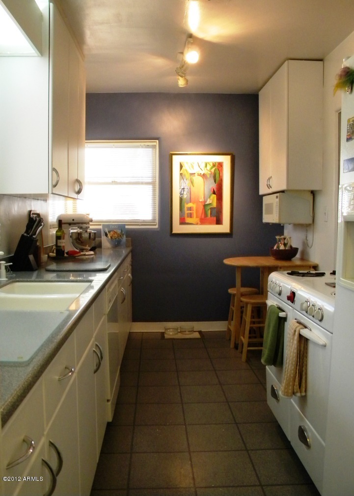 1420 East Granada Road Phoenix, AZ 85006 - Photo 7 of 30 Kitchen