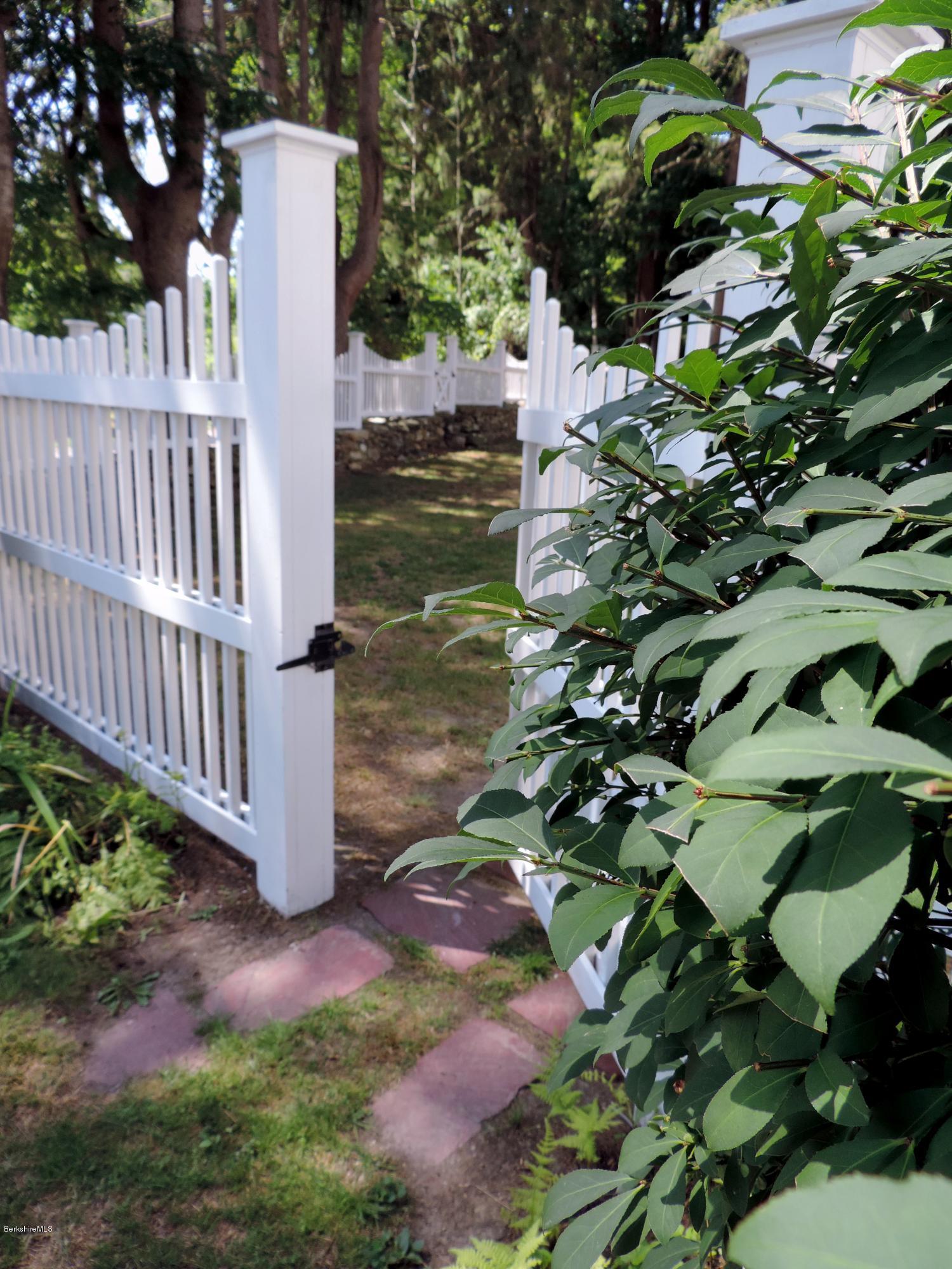 287 Cold Spring Road Williamstown, MA 01267 - Photo 29 of 35 Garden gate