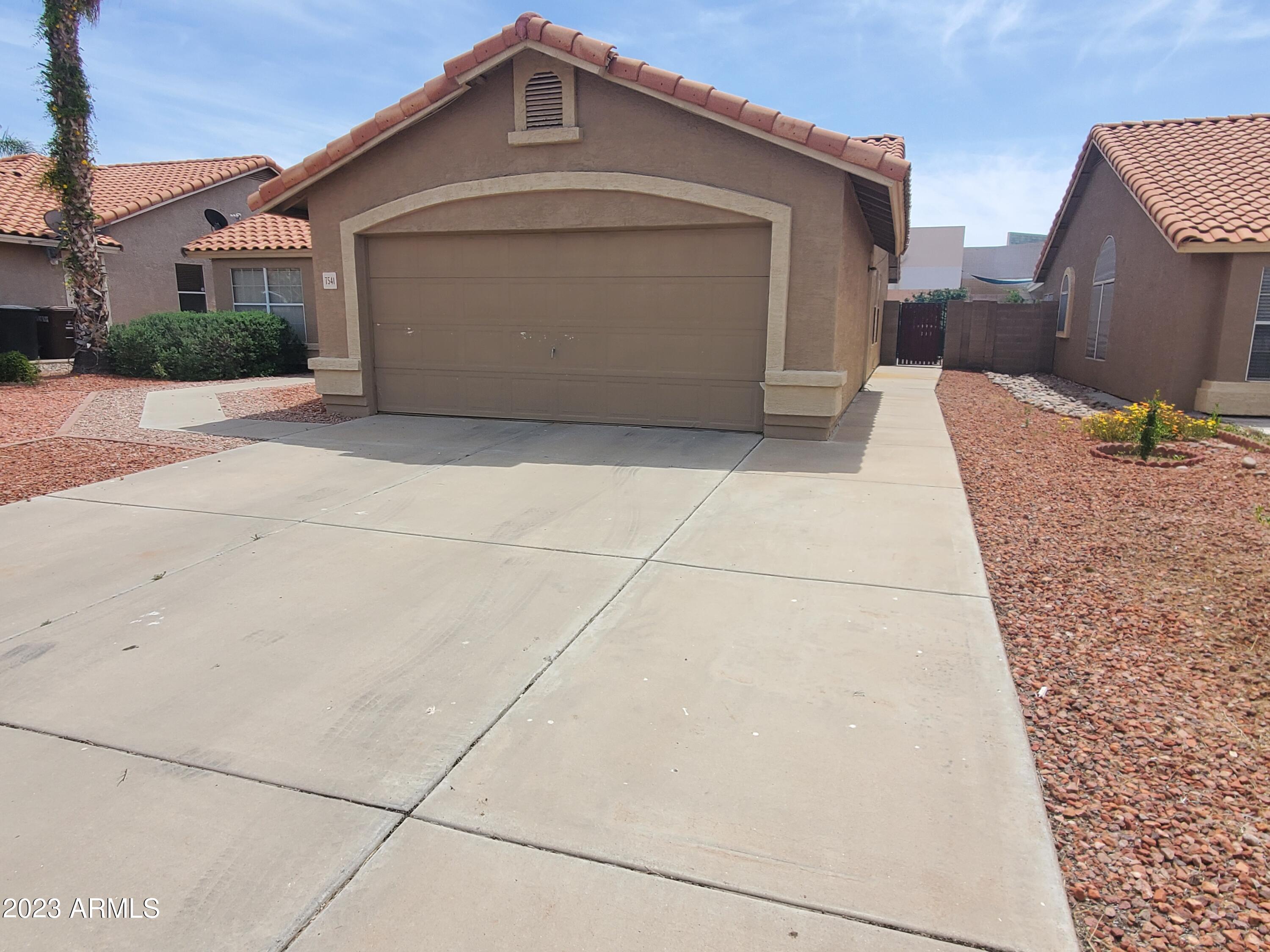 7541 West Calavar Road Peoria, AZ 85381 - Photo 3 of 23 20230418_124429
