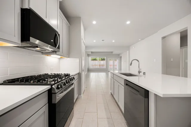 $2,500 | 33007 Carolyns Perfection Loop, Fulshear, TX 77441