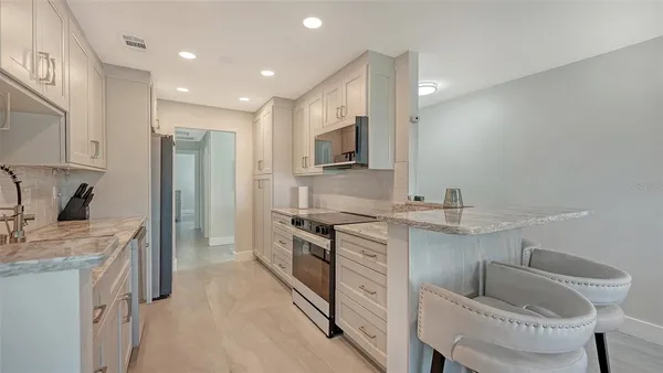 $4,750 | 131 Whispering Sands Circle, Unit V33, Sarasota, FL 34242
