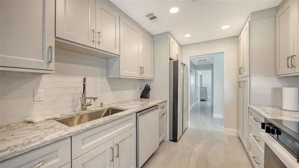 $4,750 | 131 Whispering Sands Circle, Unit V33, Sarasota, FL 34242
