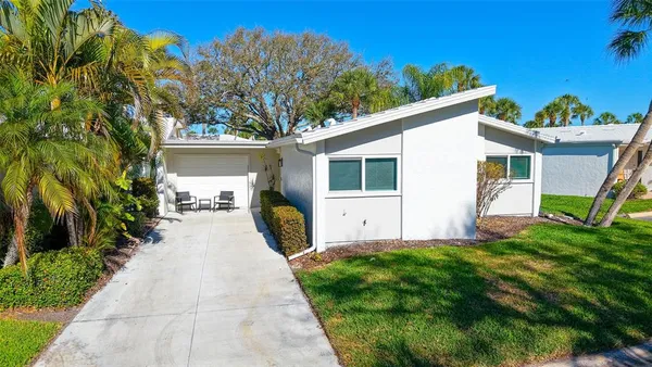 $4,750 | 131 Whispering Sands Circle, Unit V33, Sarasota, FL 34242