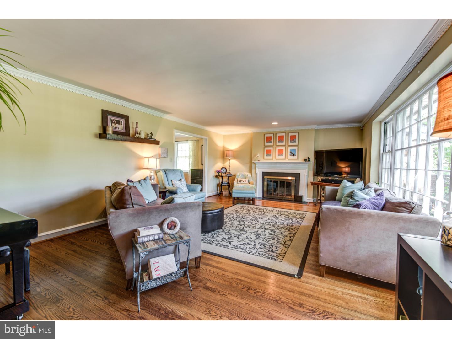 1516 Meadowbrook Road Rydal, PA 19046 - Photo 4 of 25 Living Room