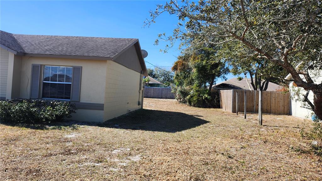 2732 Courtland Boulevard Deltona, FL 32738 - Photo 2 of 18