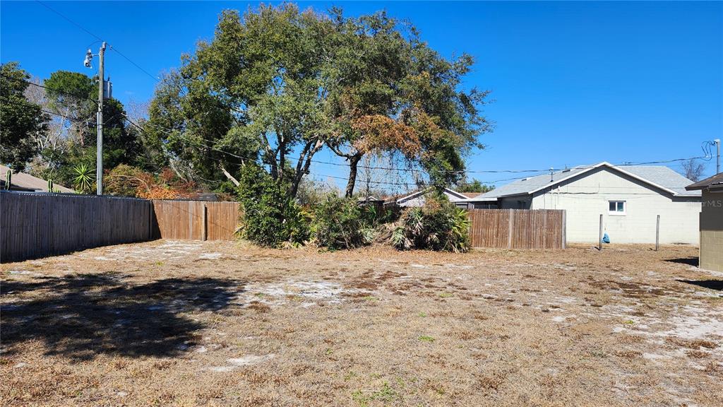 2732 Courtland Boulevard Deltona, FL 32738 - Photo 5 of 18