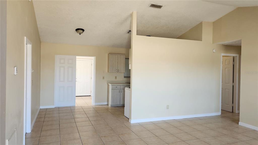 2732 Courtland Boulevard Deltona, FL 32738 - Photo 6 of 18