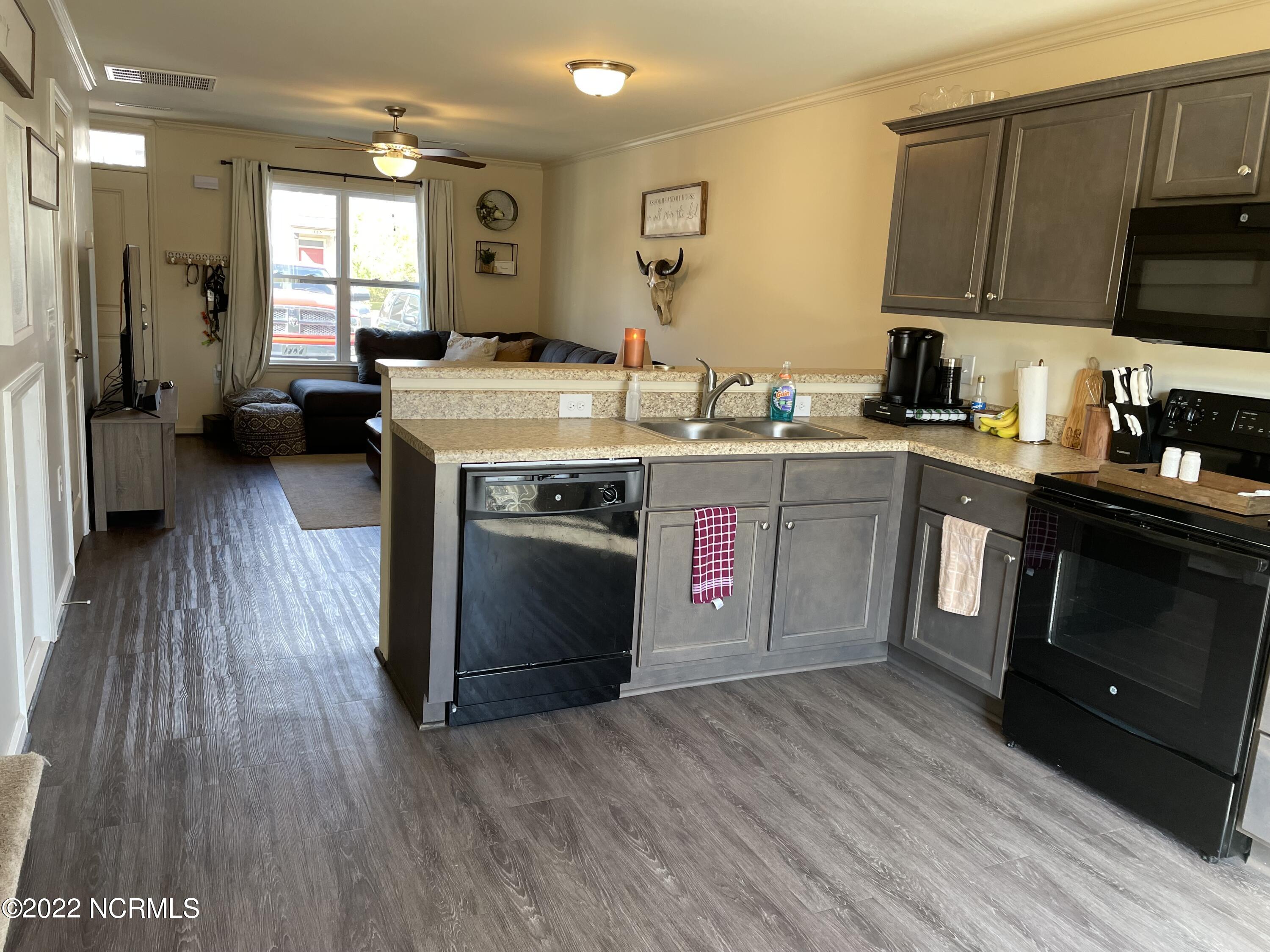 426 Sullivan Loop Road Midway Park, NC 28544 - Photo 5 of 10 IMG-4368