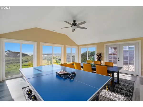 $1,250,000 | 259 South Pacific Street, Unit 16, Rockaway Beach, OR 97136