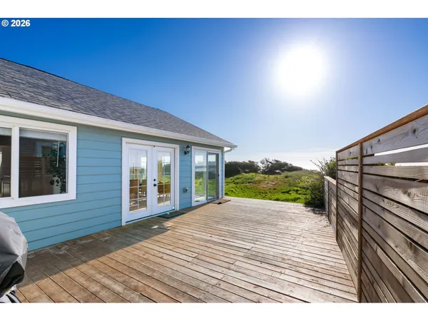 $1,250,000 | 259 South Pacific Street, Unit 16, Rockaway Beach, OR 97136