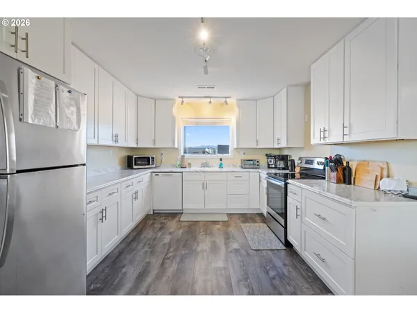 $1,250,000 | 259 South Pacific Street, Unit 16, Rockaway Beach, OR 97136