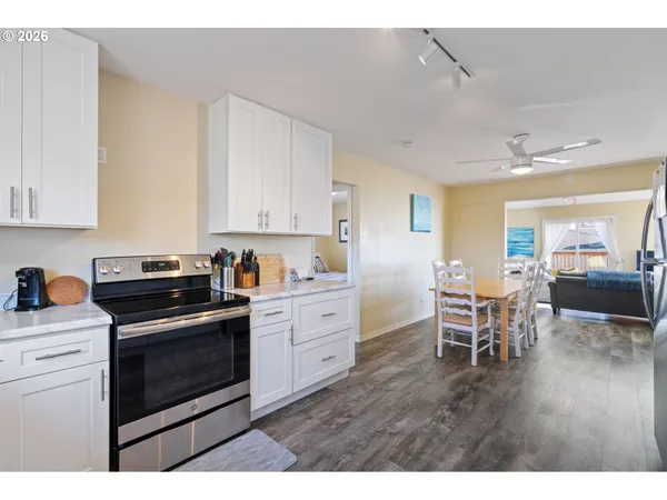 $1,250,000 | 259 South Pacific Street, Unit 16, Rockaway Beach, OR 97136