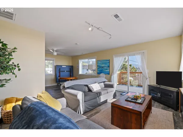$1,250,000 | 259 South Pacific Street, Unit 16, Rockaway Beach, OR 97136