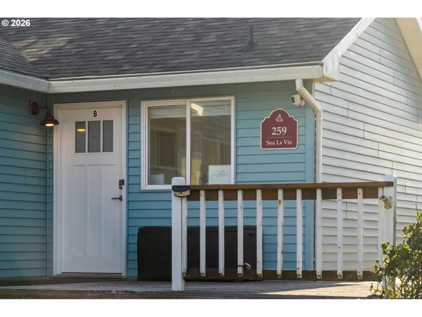 $1,250,000 | 259 South Pacific Street, Unit 16, Rockaway Beach, OR 97136