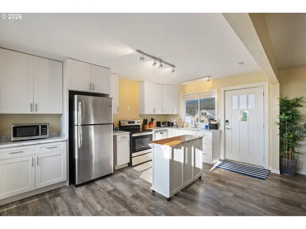 $1,250,000 | 259 South Pacific Street, Unit 16, Rockaway Beach, OR 97136