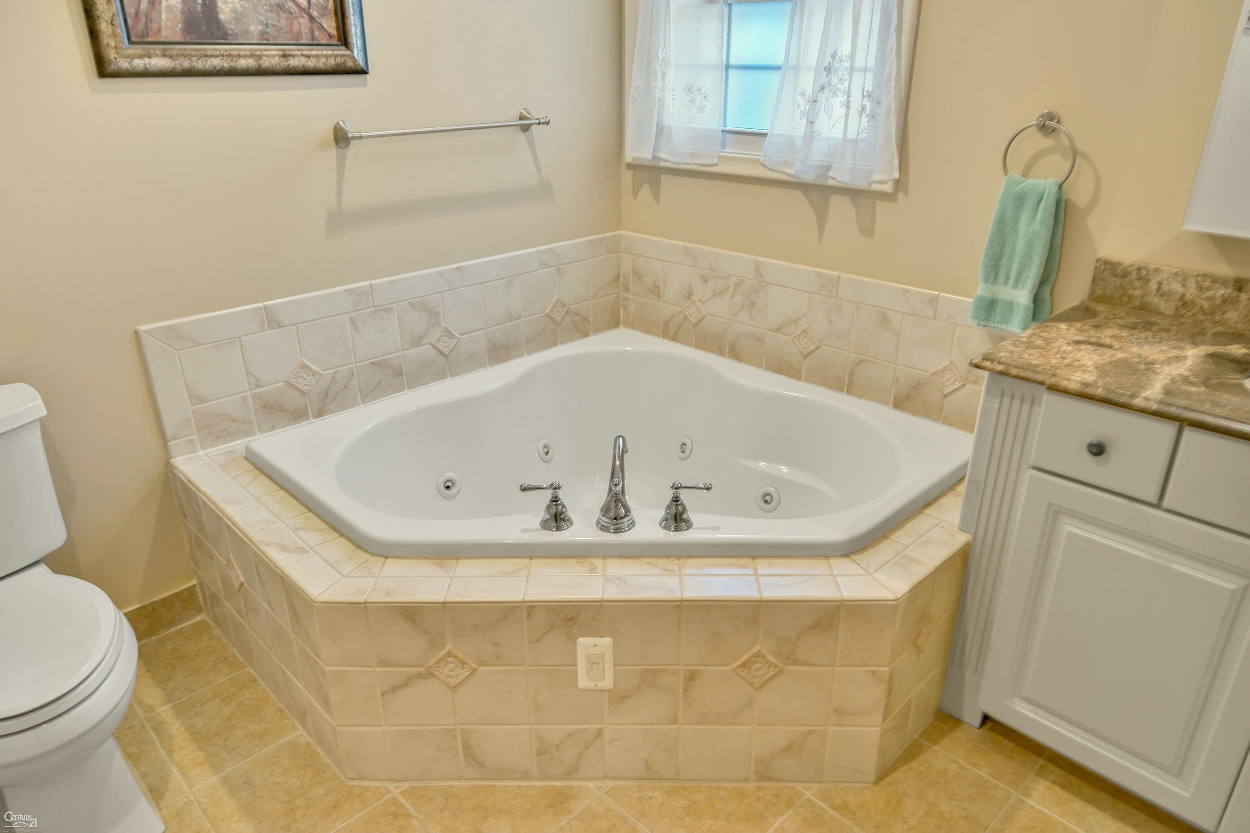 1038 Hawthorne Road Grosse Pointe Woods, MI 48236 - Photo 45 of 61