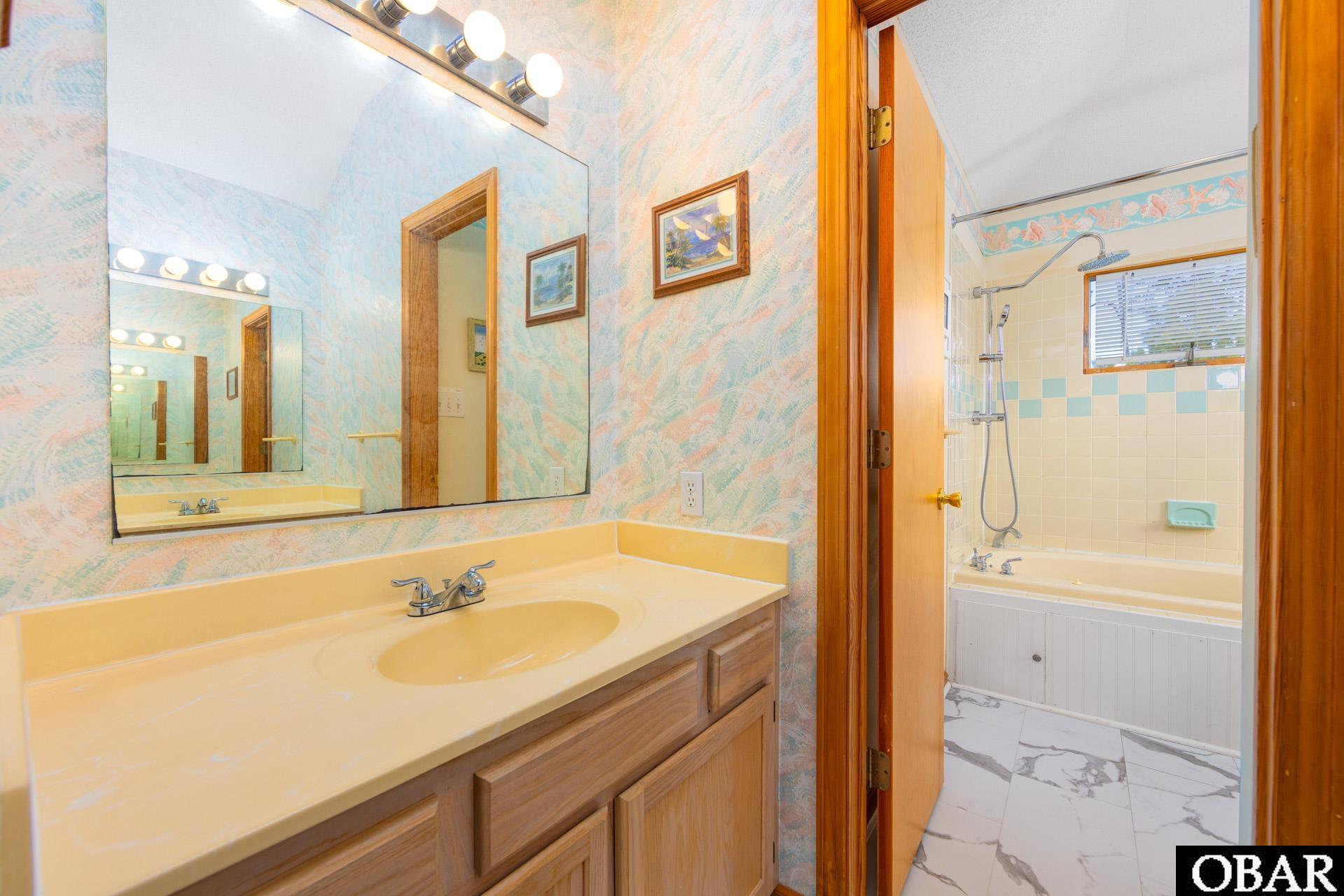 1037 Hampton Street Corolla, NC 27927 - Photo 4 of 30 Primary Bathroom