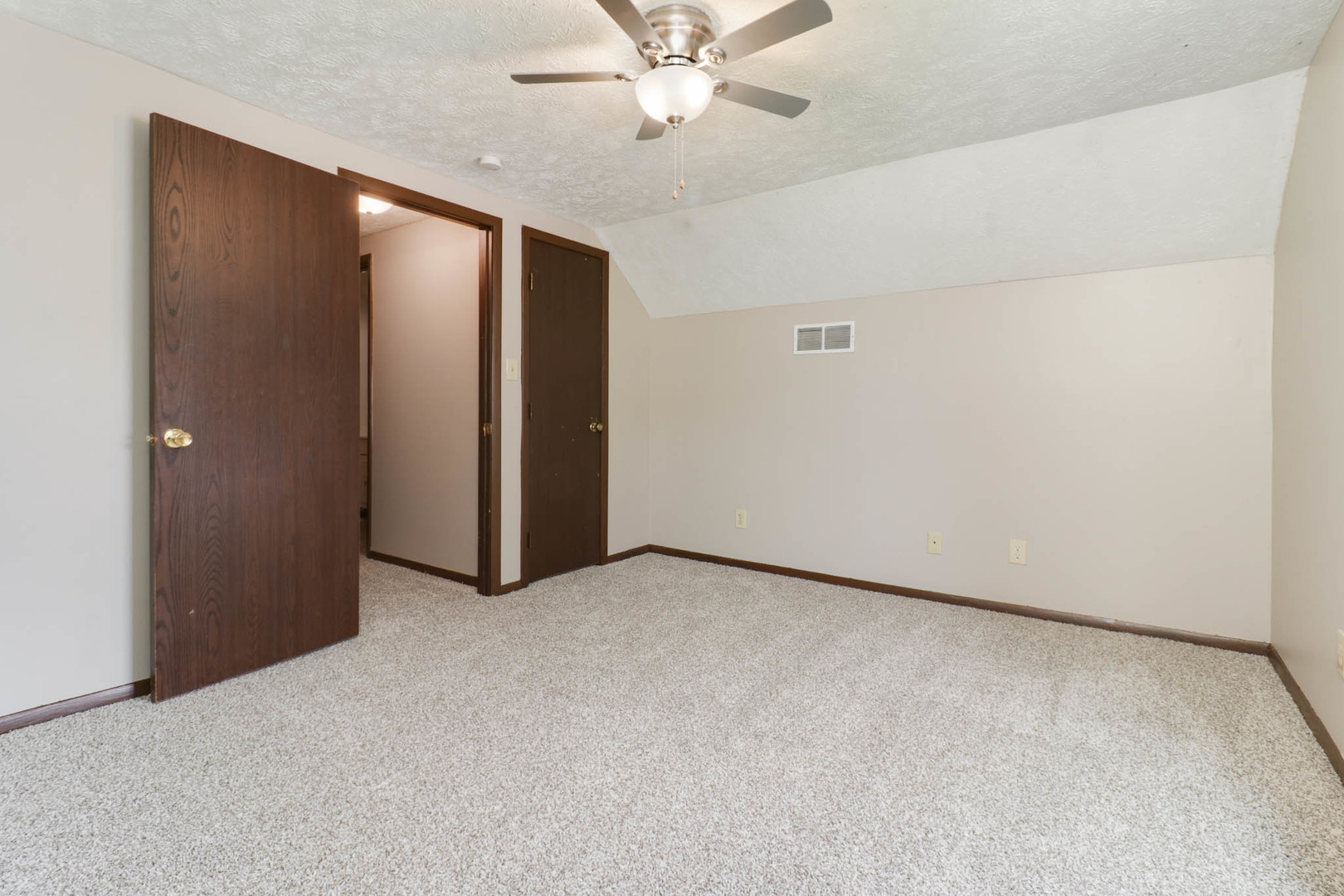 1528 North Hershey Road Bloomington, IL 61704 - Photo 16 of 34