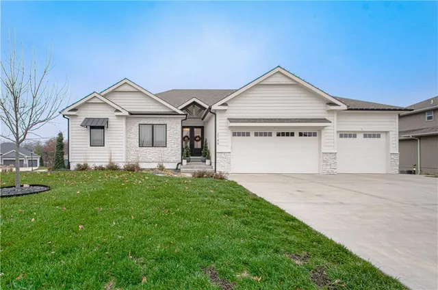 $750,000 | 2148 Foxtail Drive, Kearney, MO 64060