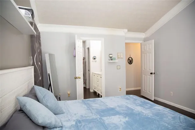 a view of livingroom with a couch