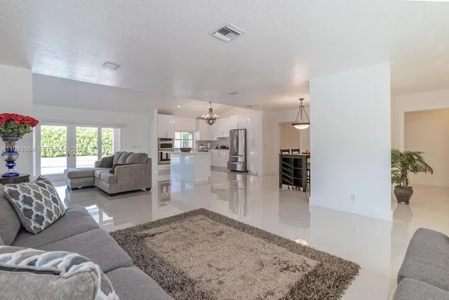 $5,999 | 8425 Southwest 185th Street, Cutler Bay, FL 33157