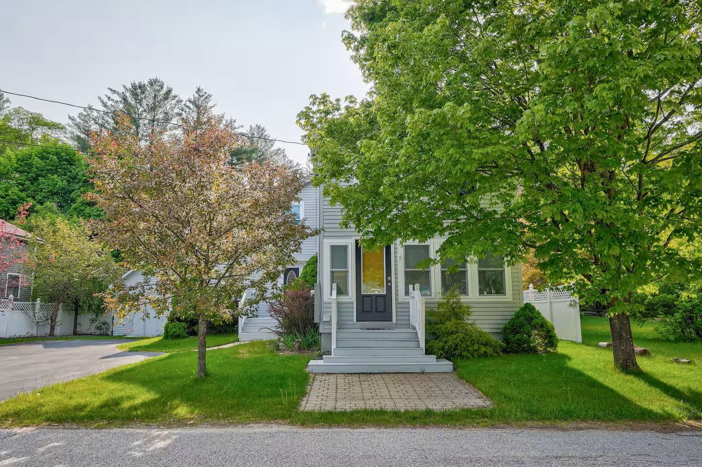 102 Depot Road Conway, NH 03860 - Photo 2 of 52