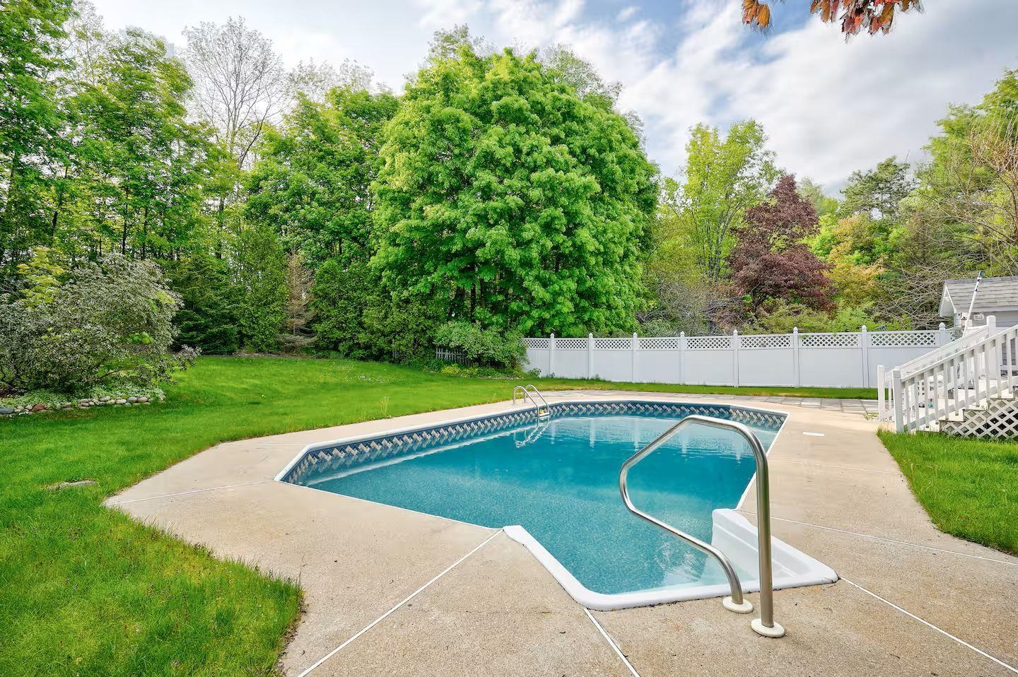 102 Depot Road Conway, NH 03860 - Photo 3 of 52